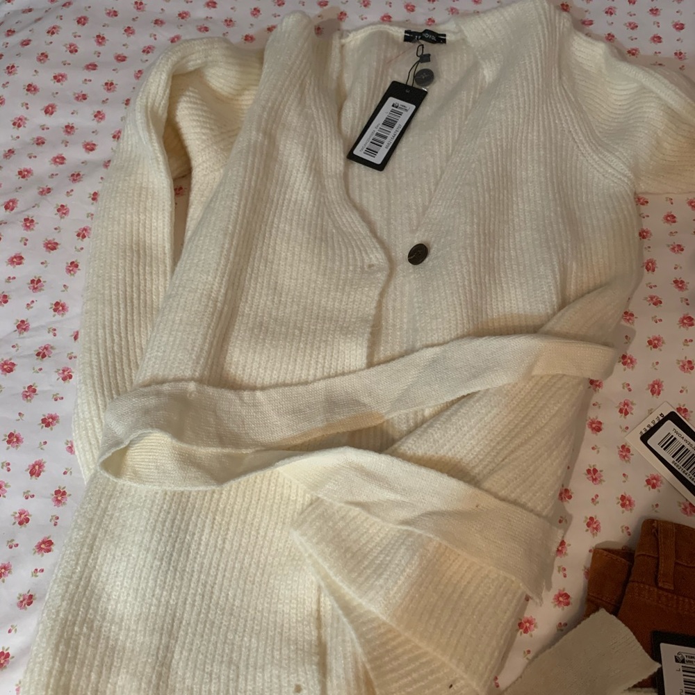 Cardigan with belt - Picture 2 of 2